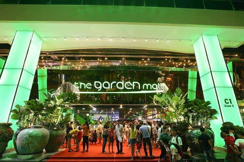 Người Sài Gòn ùn ùn đổ vào The Garden Mall nhân ngày khai trương
