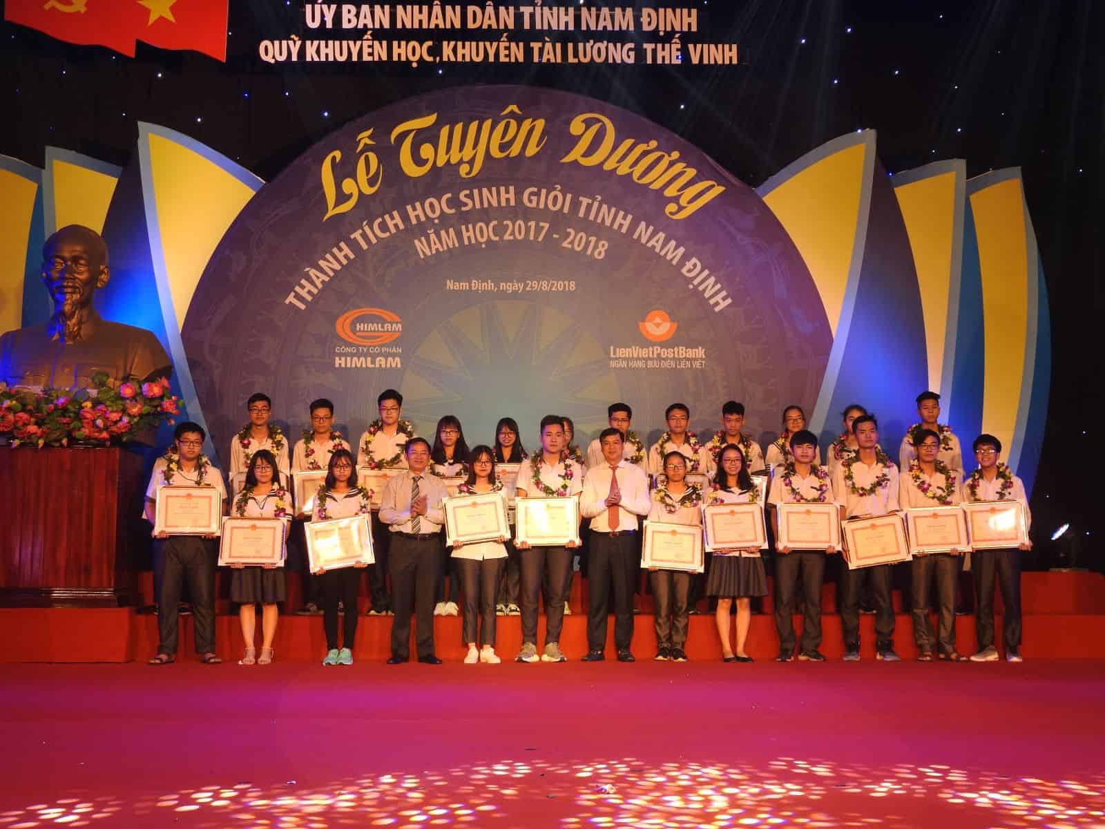 Lễ tuyên dương thành tích học sinh giỏi tỉnh Nam Định năm học 2017 -2018