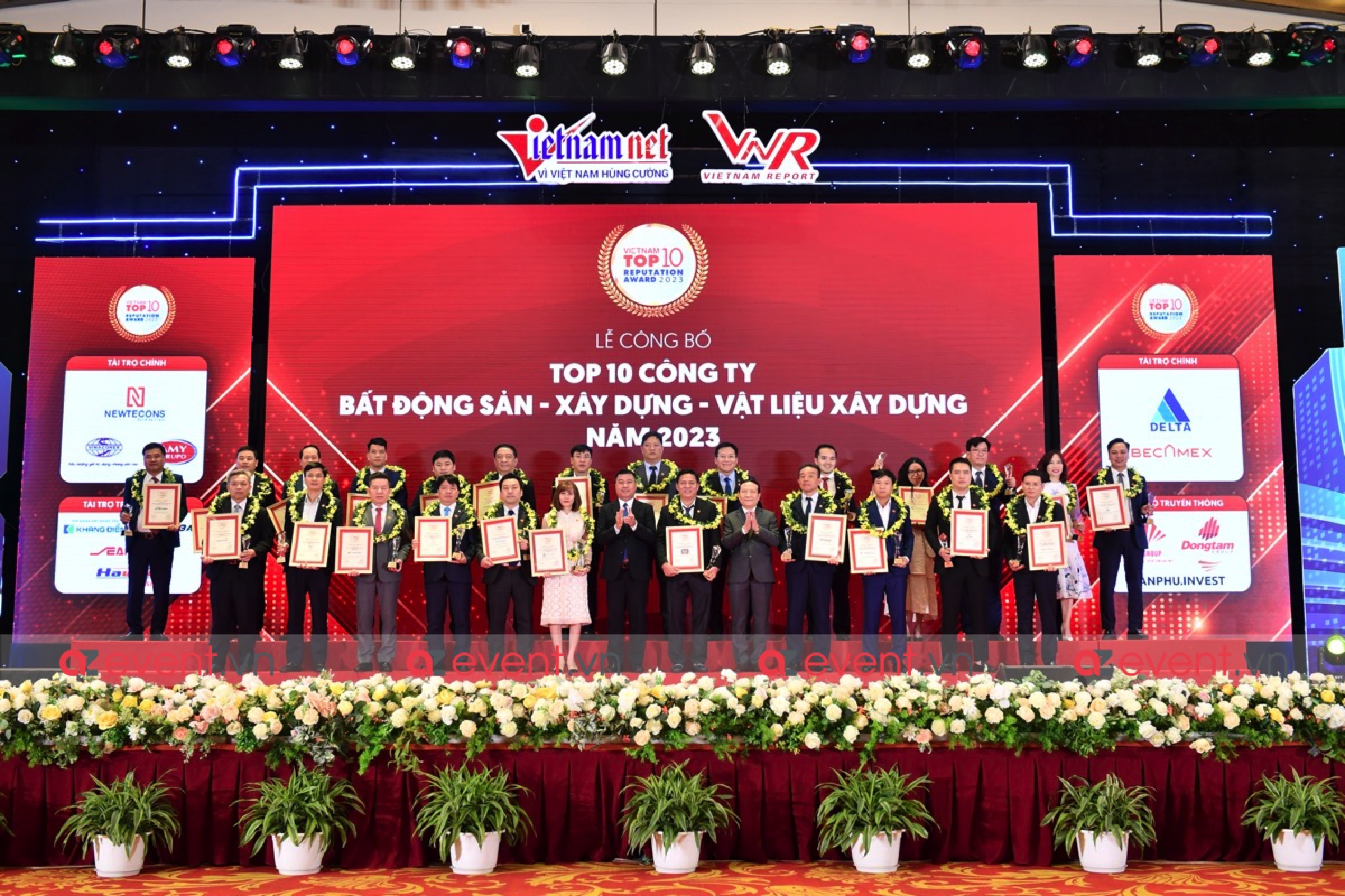 Lễ công bố Top 500 Doanh nghiệp tăng trưởng nhanh nhất Việt Nam năm 2023